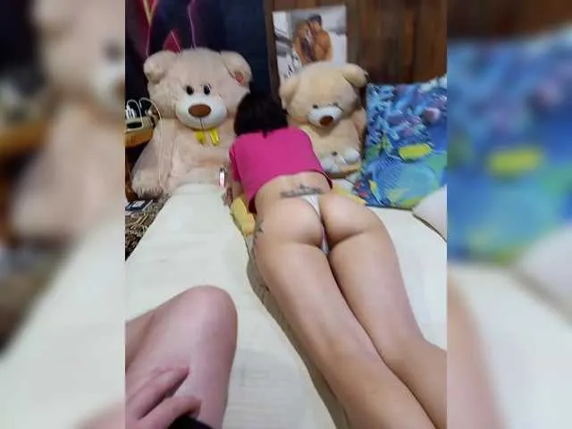 Live sex webcam photo for Cottoncandy1-1 #293552759