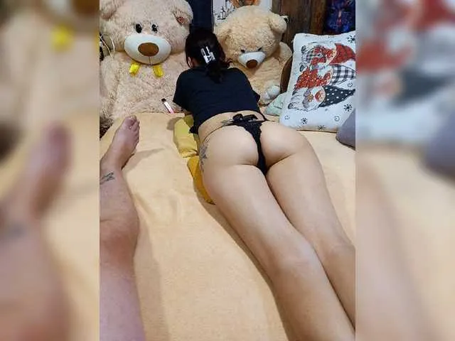 Live sex webcam photo for Cottoncandy1-1 #293704104