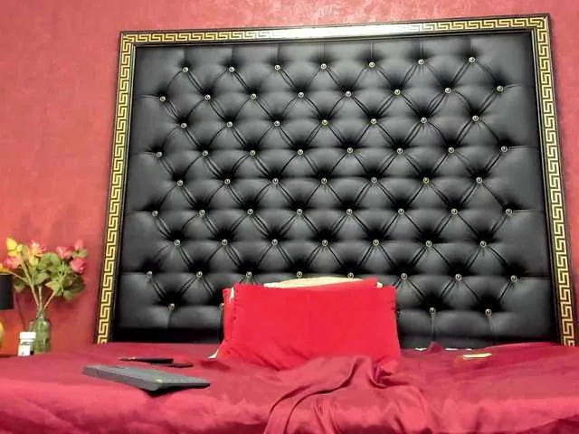 Live sex webcam photo for CougarCleo #289194912