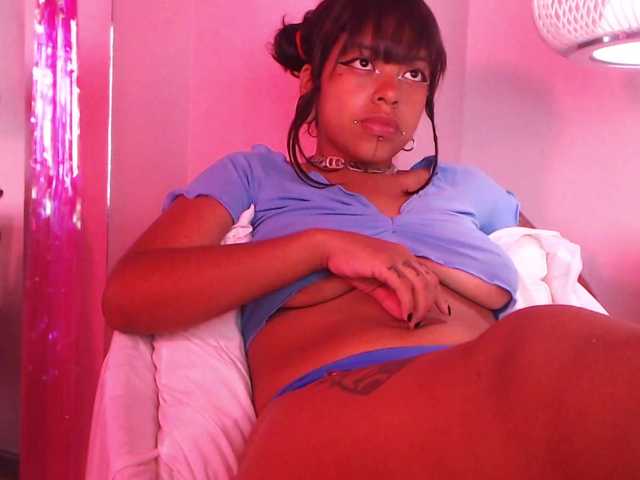 Live sex webcam photo for CountessLayra #288078630