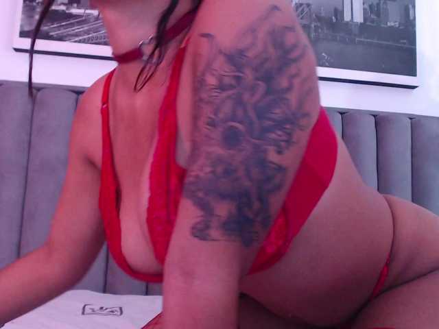 Live sex webcam photo for CountessLayra #288078648