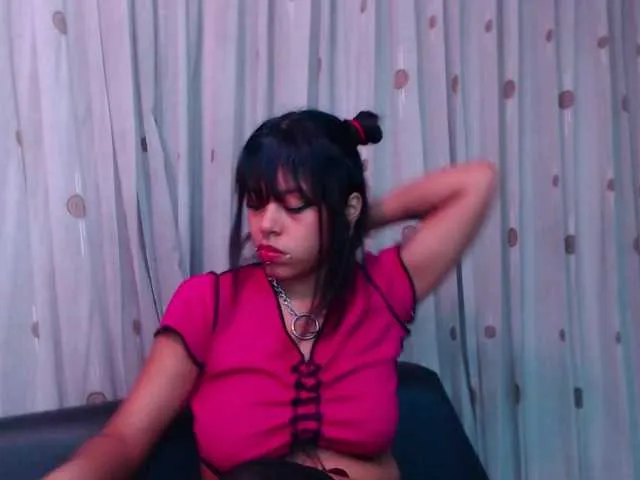 Live sex webcam photo for CountessLayra #288078668