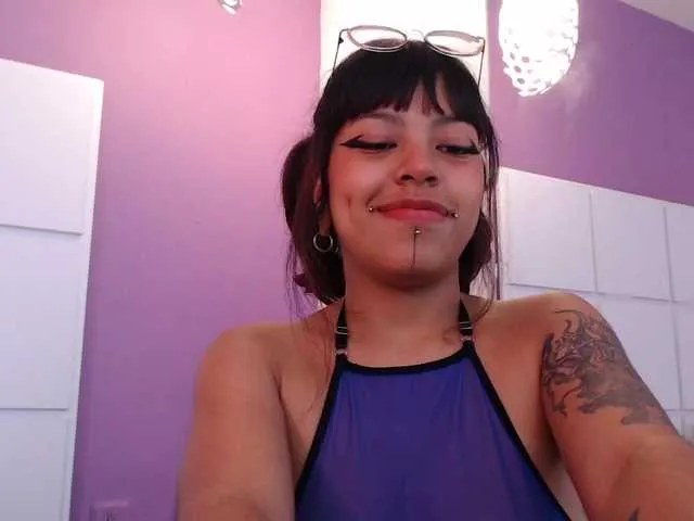 Live sex webcam photo for CountessLayra #288078686