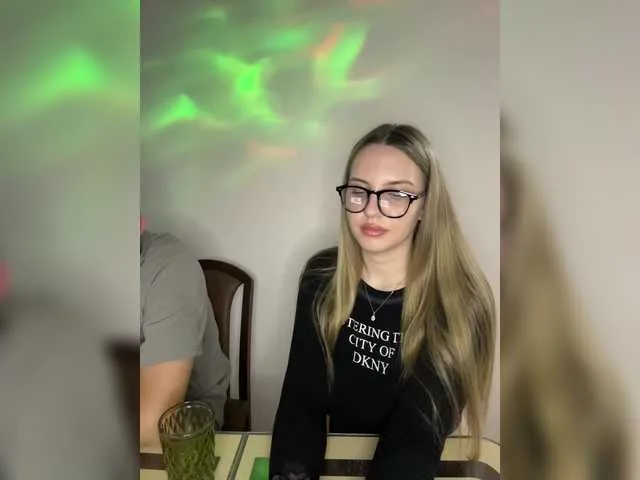 Live sex webcam photo for Couple-sex #291606671