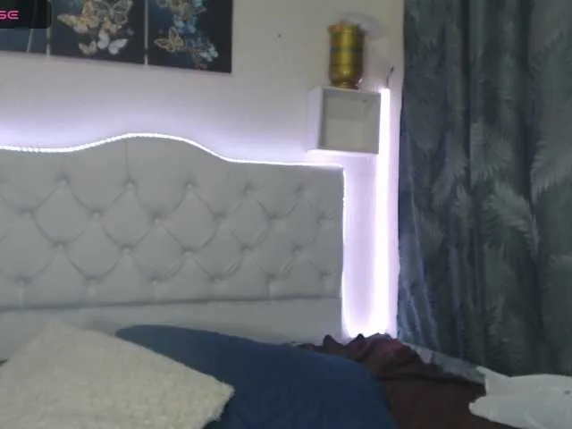 Live sex webcam photo for Couple1hott #276242892