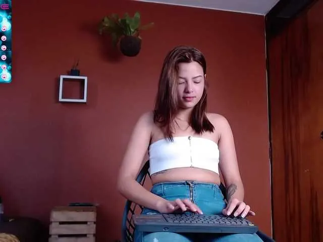 Live sex webcam photo for CoupleLatinCo #272743280