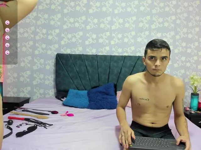 Live sex webcam photo for CoupleSweett #277295576