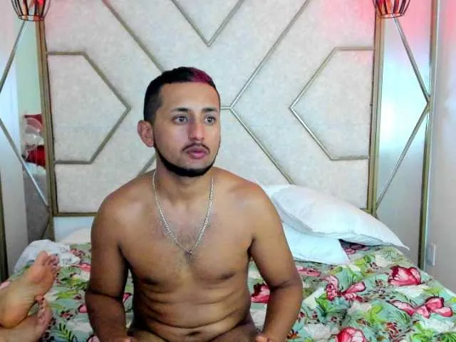 Live sex webcam photo for Couplee--hot #277335339