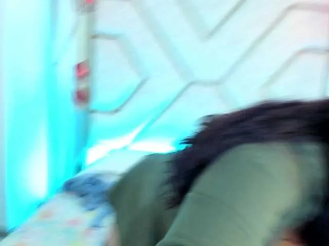 Live sex webcam photo for Couplee--hot #277390124