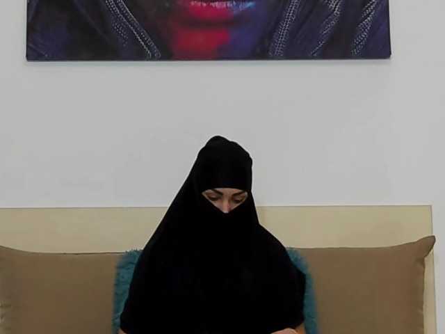 Live sex webcam photo for CoxElisa #276829947