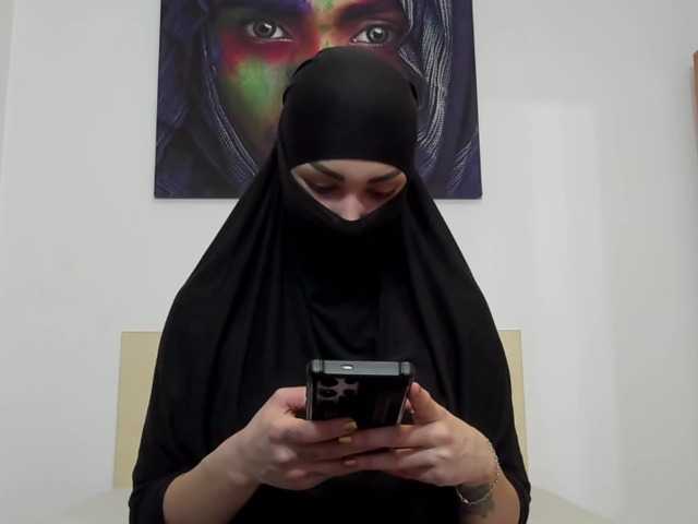 Live sex webcam photo for CoxElisa #277320078