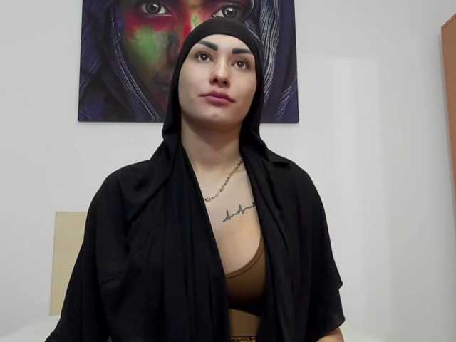 Live sex webcam photo for CoxElisa #277347857