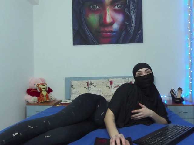 Live sex webcam photo for CoxElysha #271808714