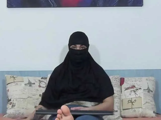 Live sex webcam photo for CoxElysha #271875085