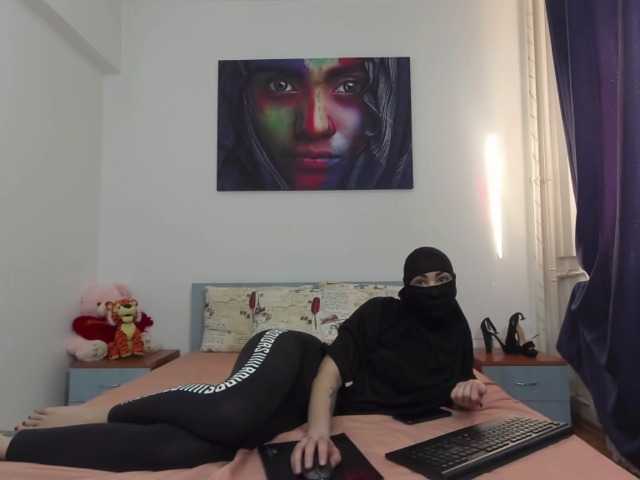 Live sex webcam photo for CoxElysha #271895773