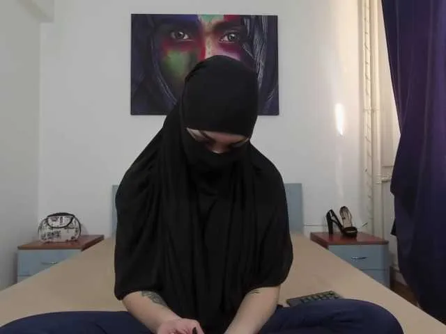 Live sex webcam photo for CoxElysha #272306507