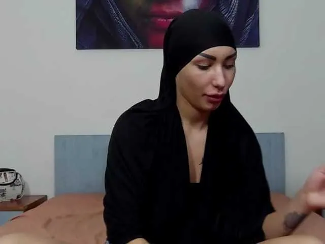 Live sex webcam photo for CoxElysha #272680581