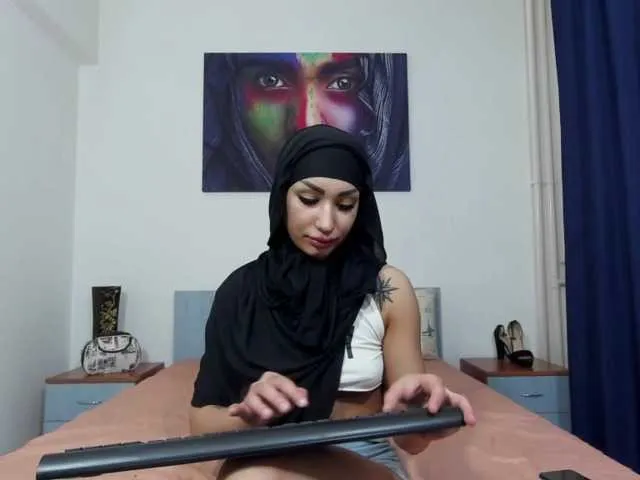 Live sex webcam photo for CoxElysha #272891403