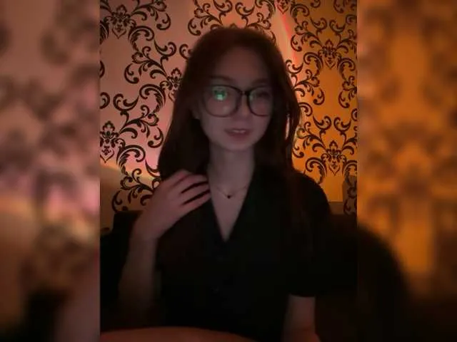 Live sex webcam photo for CrazyAleona #277385368