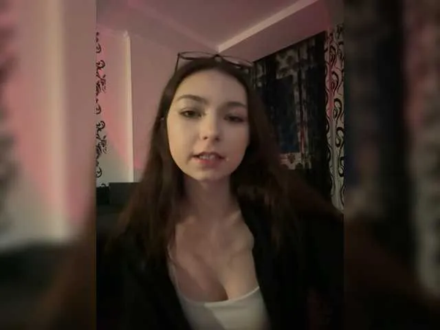 Live sex webcam photo for CrazyAleona #277538126