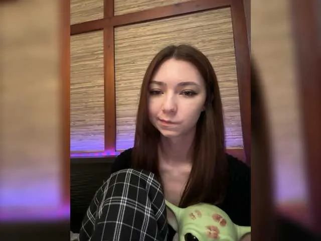 Live sex webcam photo for CrazyAleona #277910337