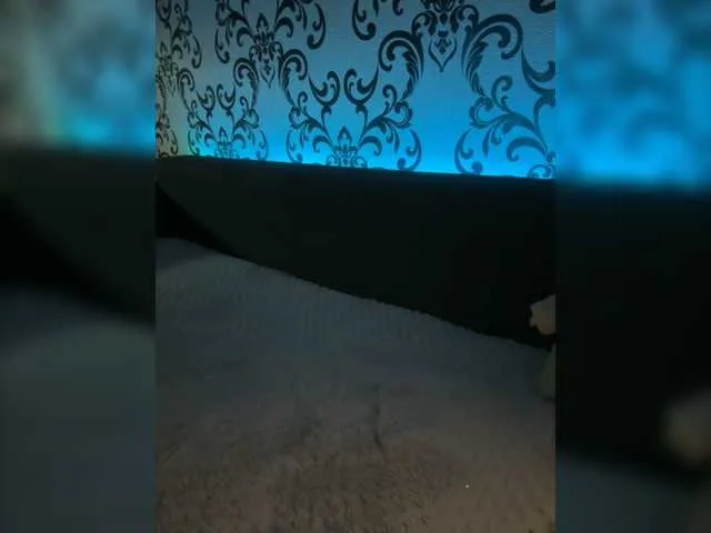 Live sex webcam photo for CrazyAleona #277981130