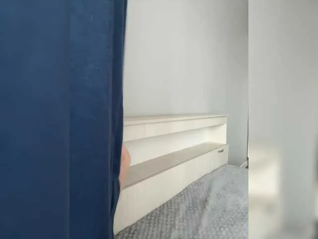Live sex webcam photo for CrazyAleona #278306933