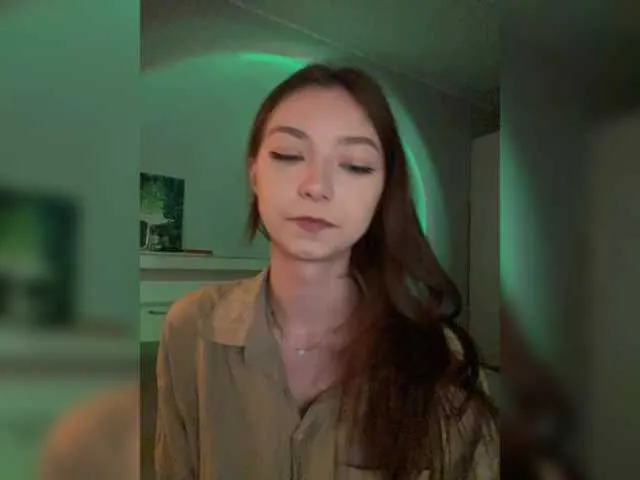 Live sex webcam photo for CrazyAleona #289518210