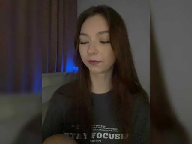 Live sex webcam photo for CrazyAleona #290009632