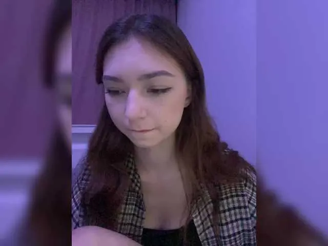 Live sex webcam photo for CrazyAleona #290037115
