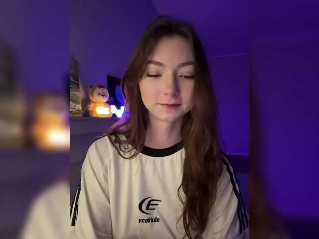 Live sex webcam photo for CrazyAleona #290162736
