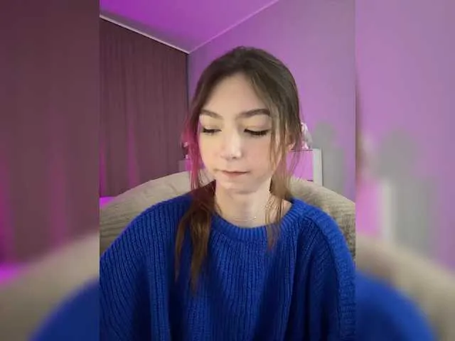 Live sex webcam photo for CrazyAleona #290342735