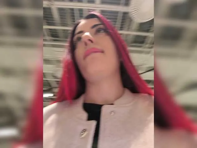 Live sex webcam photo for CrazyPussy07 #290785812