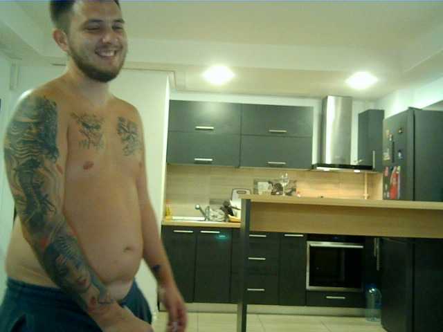 Live sex webcam photo for Crazycouple00 #274559106