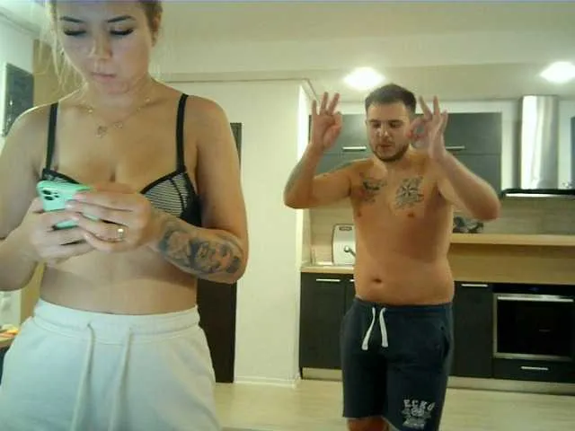 Live sex webcam photo for Crazycouple00 #275153815