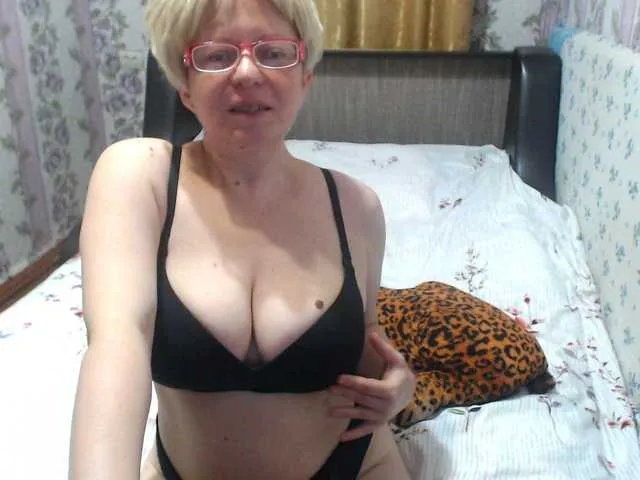 Live sex webcam photo for CrazzyBitch #292178466