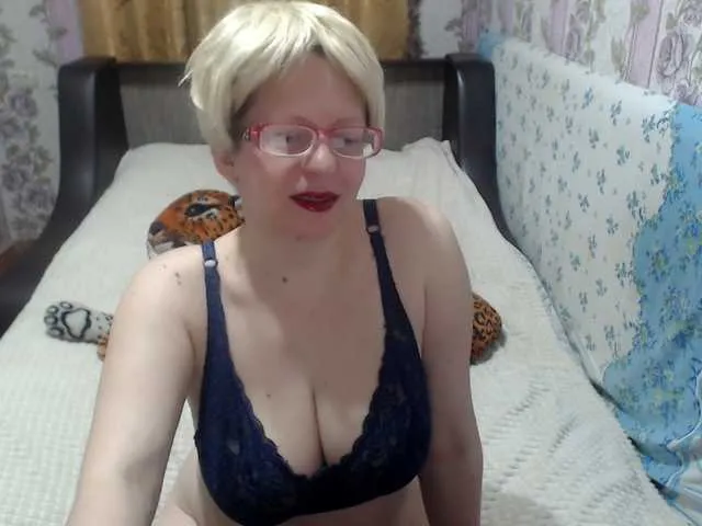 Live sex webcam photo for CrazzyBitch #293326385