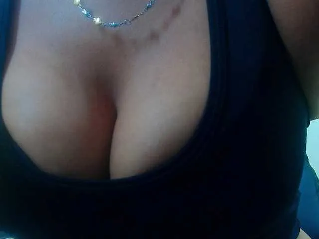 Live sex webcam photo for CrazzyJenna #271847894