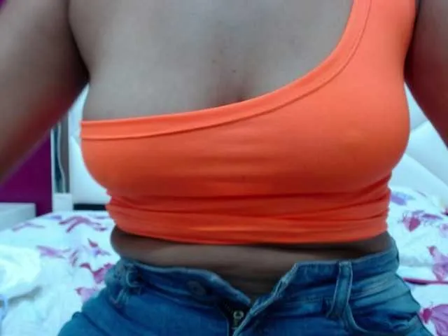 Live sex webcam photo for CrazzyJenna #273079746
