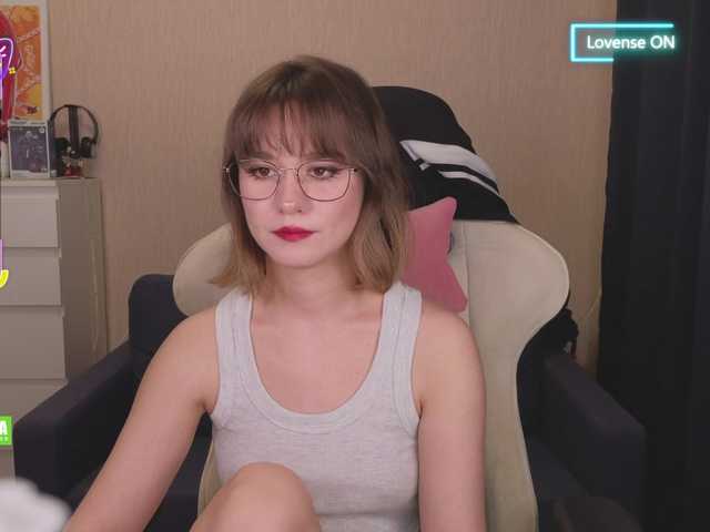 Live sex webcam photo for CreamMeow #290950031