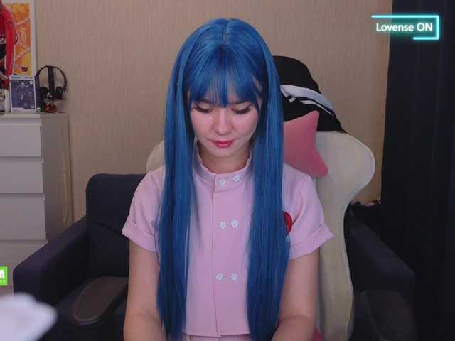 Live sex webcam photo for CreamMeow #290976367