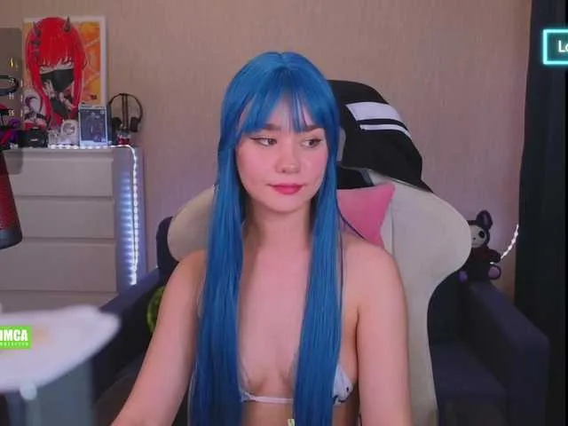 Live sex webcam photo for CreamMeow #291177692
