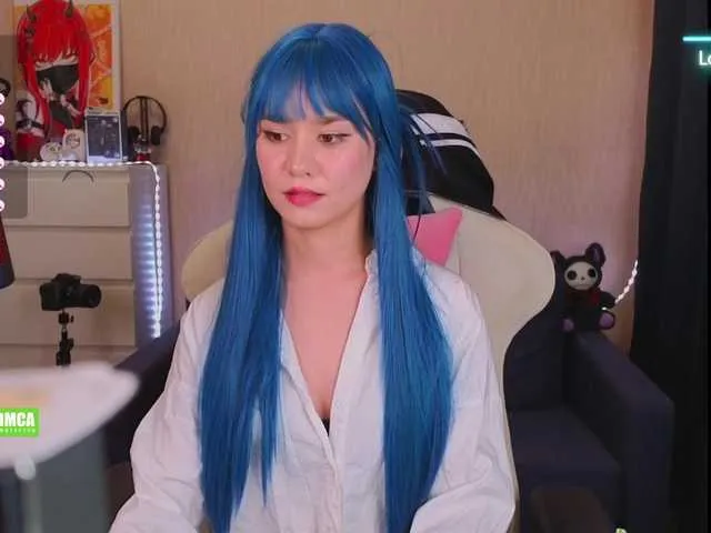 Live sex webcam photo for CreamMeow #291183495