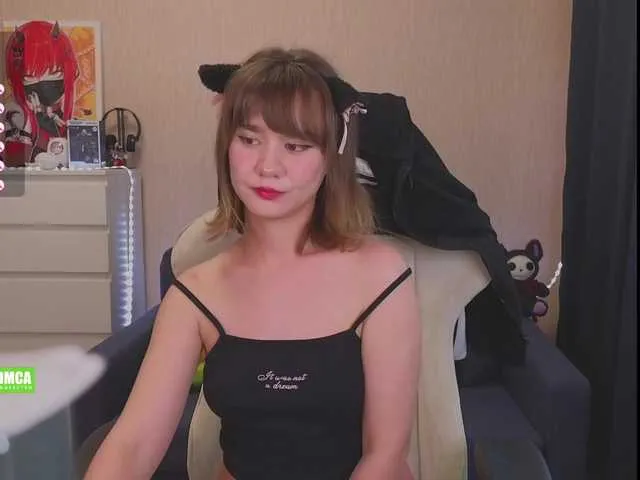 Live sex webcam photo for CreamMeow #291277516