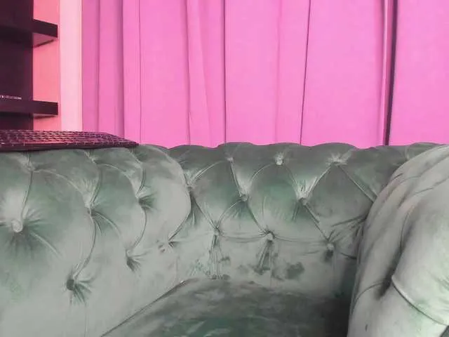 Live sex webcam photo for CreamyInkk #290560905