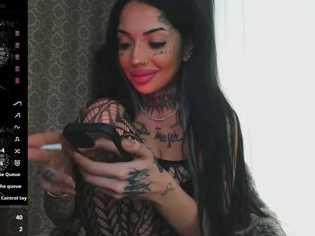 Live sex webcam photo for CreamyInkk #290614414