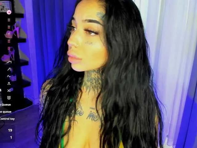 Live sex webcam photo for CreamyInkk #291575095