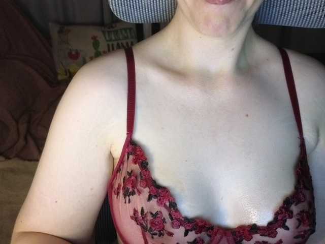 Live sex webcam photo for CreamyWoman #290631927