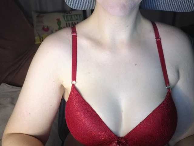 Live sex webcam photo for CreamyWoman #290809492