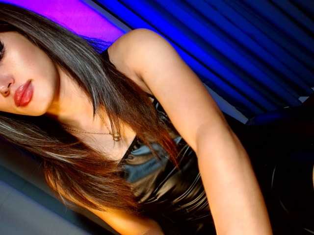 Live sex webcam photo for Creamycumceline #290243299